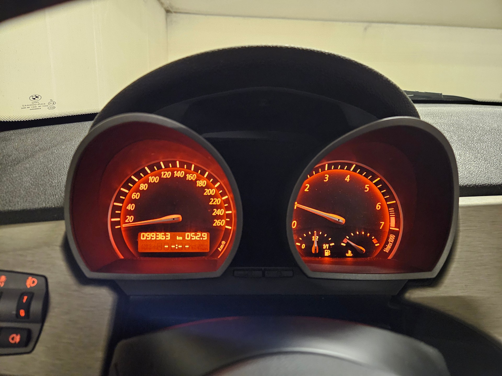 BMW 3.0i-image-4