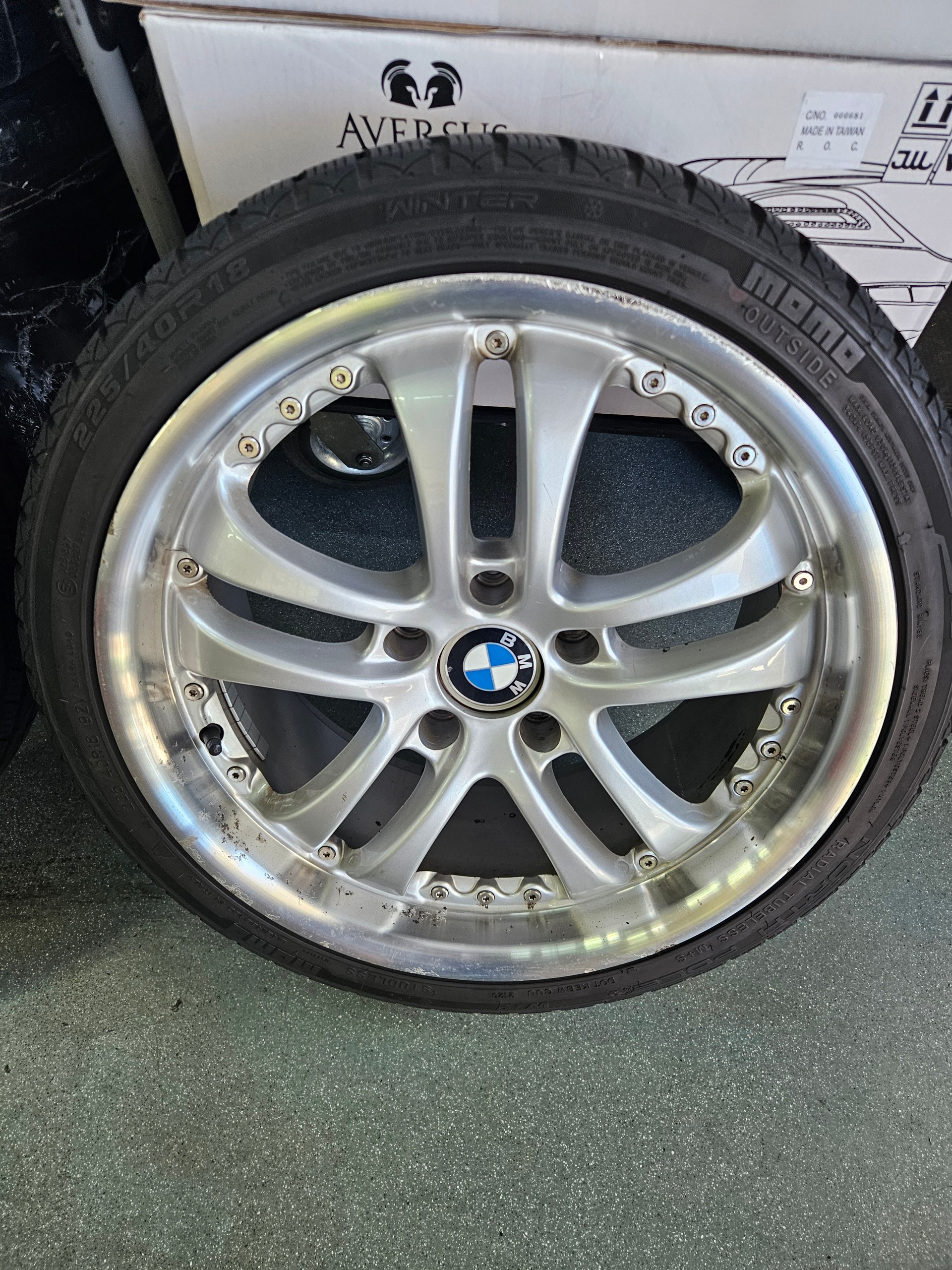BMW 3.0i-image-5