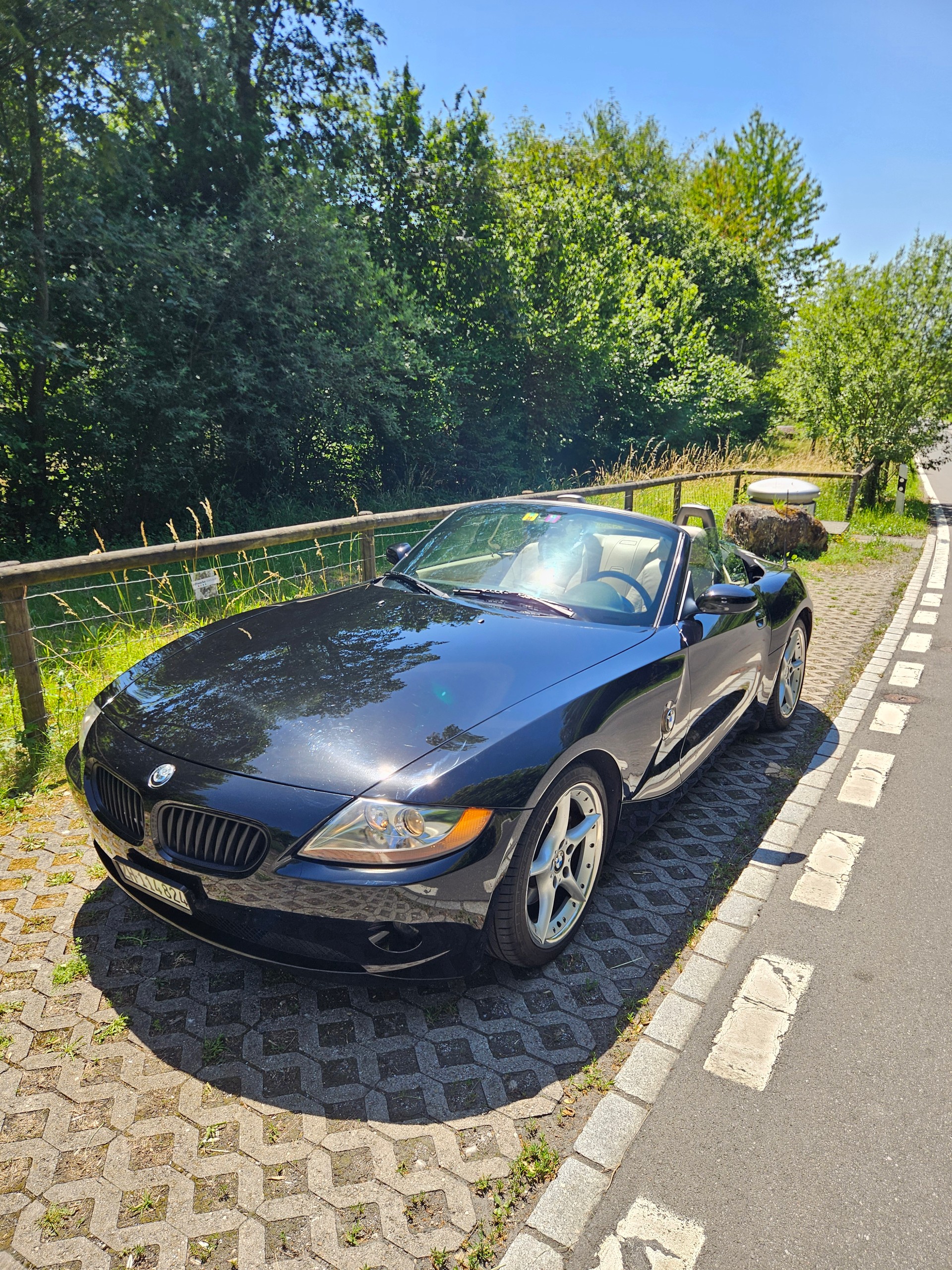BMW 3.0i-image-1