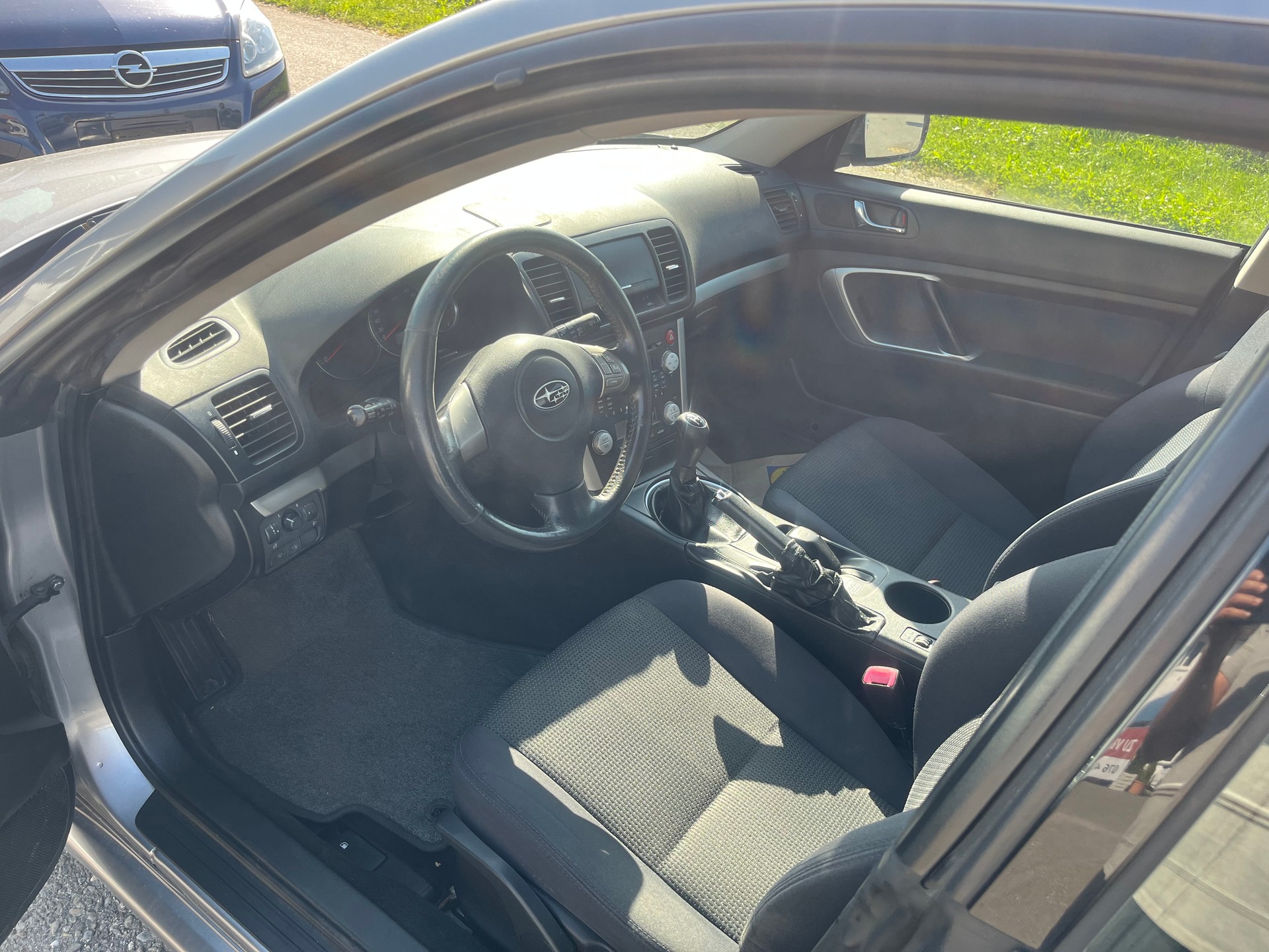SUBARU Legacy 2.0R AWD Swiss-image-5