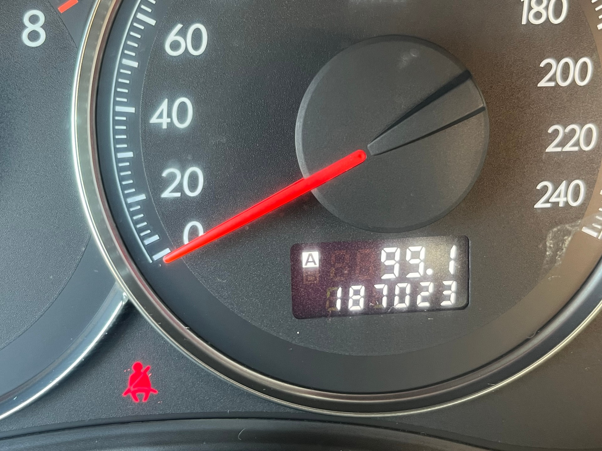 SUBARU Legacy 2.0R AWD Swiss-image-9