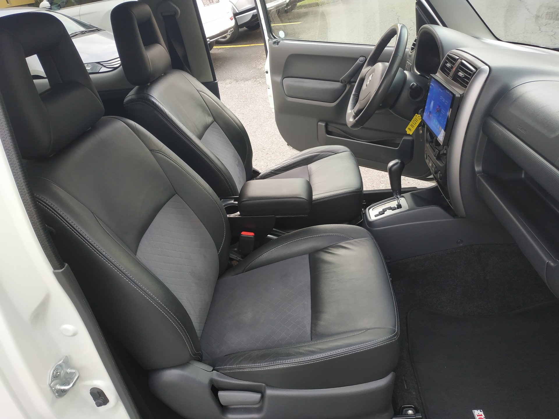 SUZUKI Jimny 1.3 16V GL Top Automat-image-13