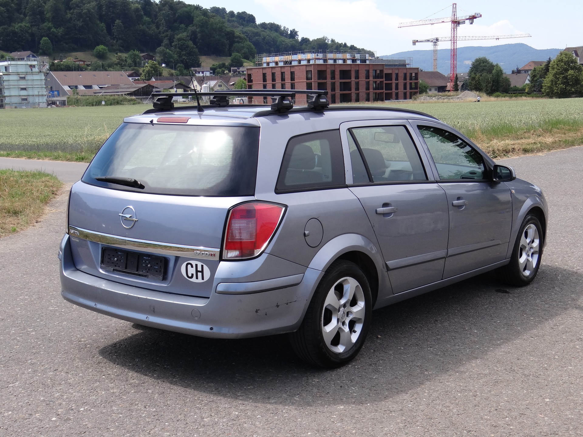 OPEL Astra Caravan 1.7 CDTi Essentia-image-4