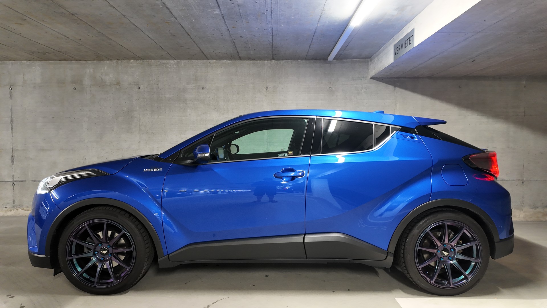 TOYOTA C-HR 1.8 HSD Limited CVT-image-2