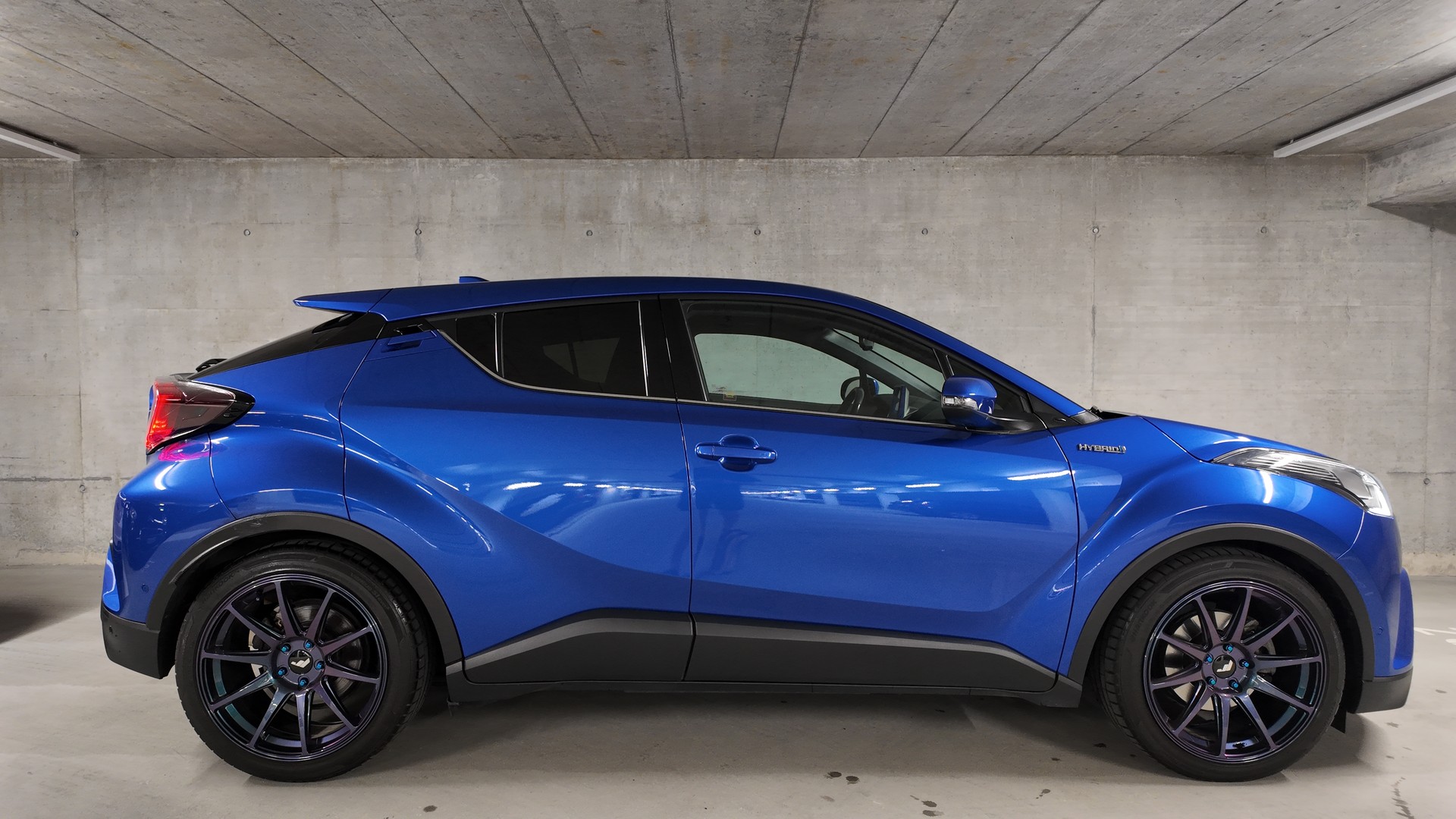 TOYOTA C-HR 1.8 HSD Limited CVT-image-3
