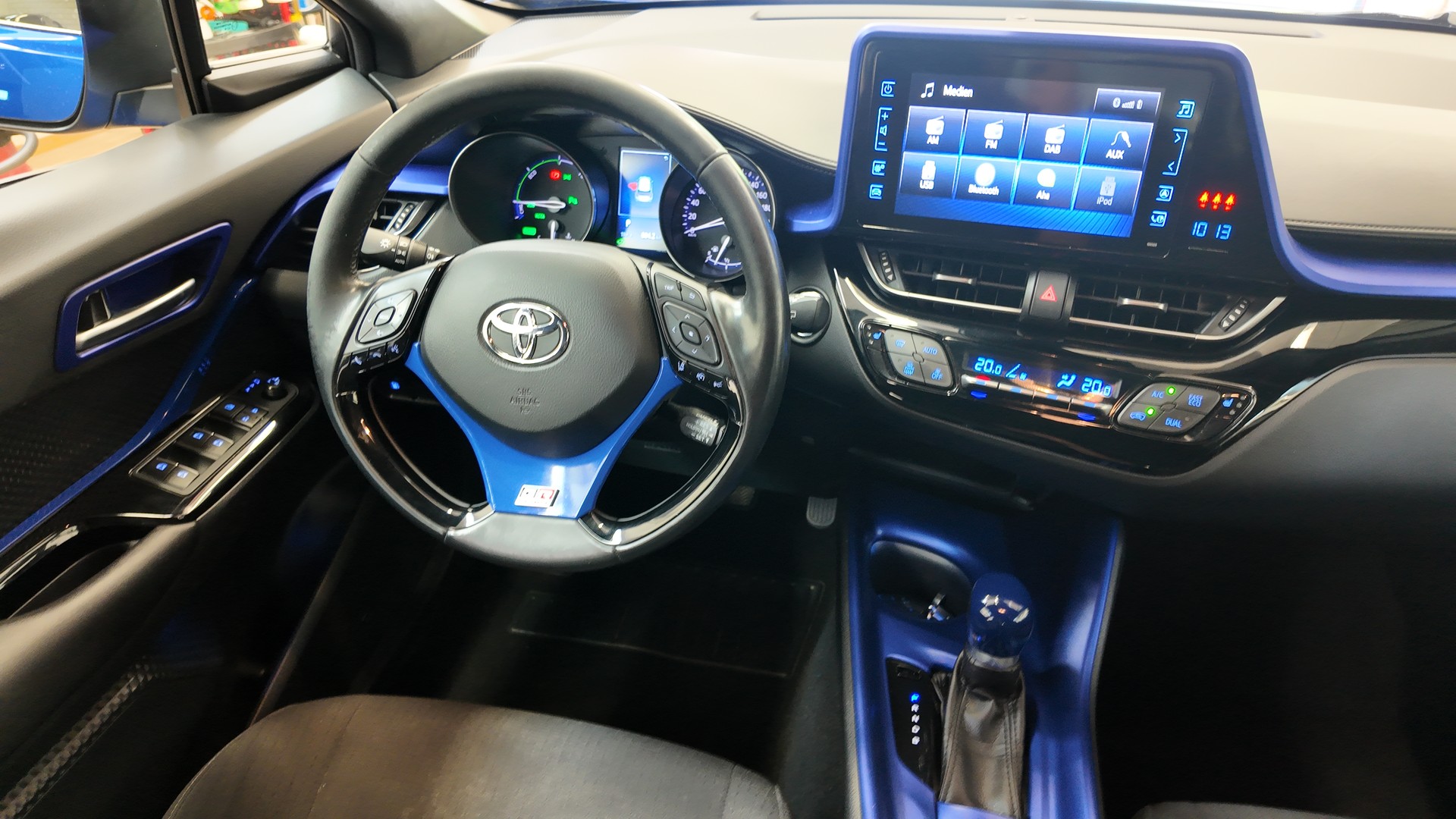 TOYOTA C-HR 1.8 HSD Limited CVT-image-6