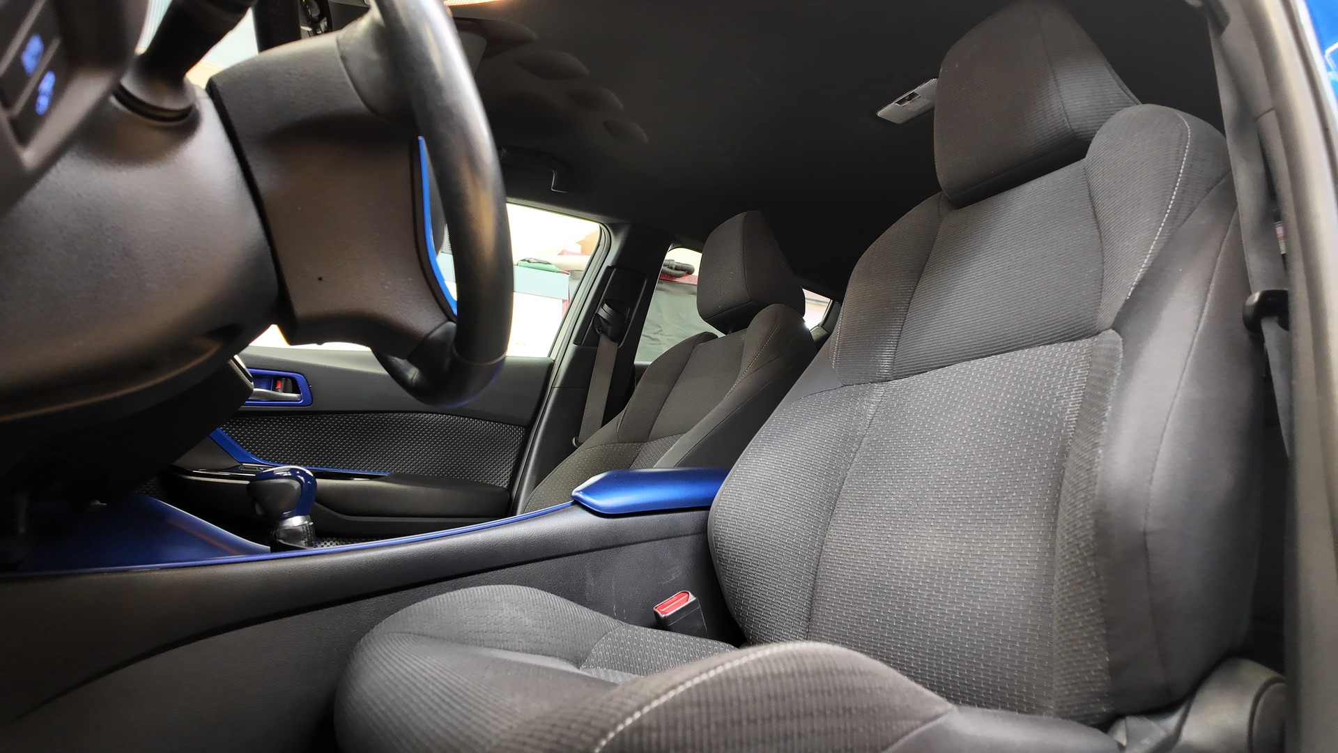 TOYOTA C-HR 1.8 HSD Limited CVT-image-11