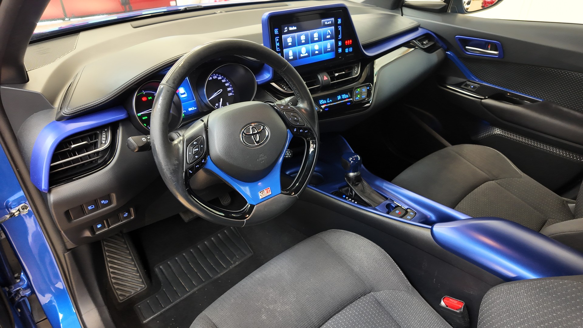 TOYOTA C-HR 1.8 HSD Limited CVT-image-7
