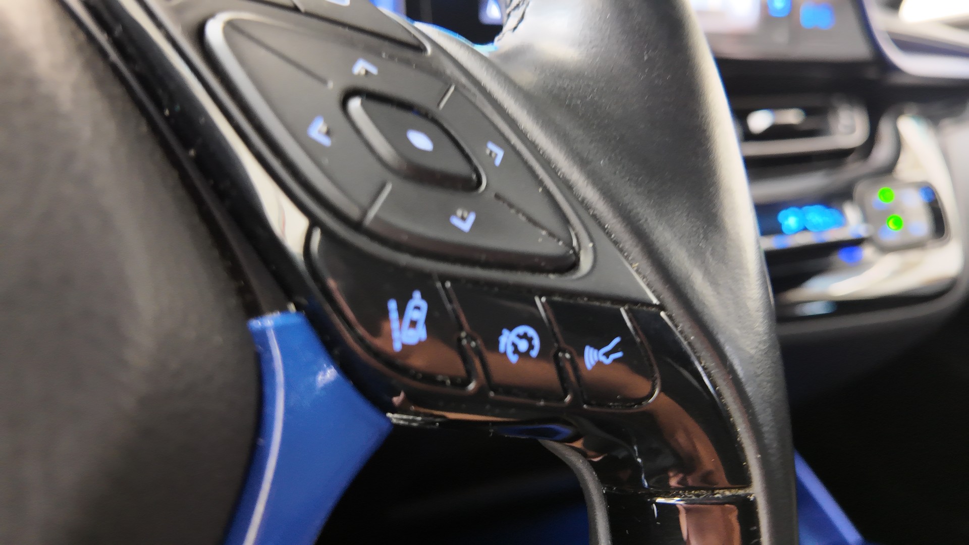 TOYOTA C-HR 1.8 HSD Limited CVT-image-21
