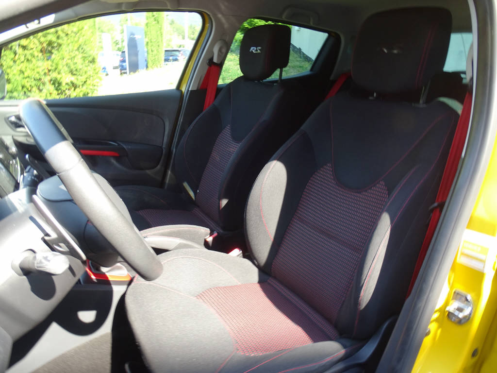 RENAULT Clio Sport 1.6 T 200 RS-image-4