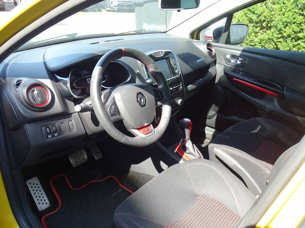 RENAULT Clio Sport 1.6 T 200 RS-image-3