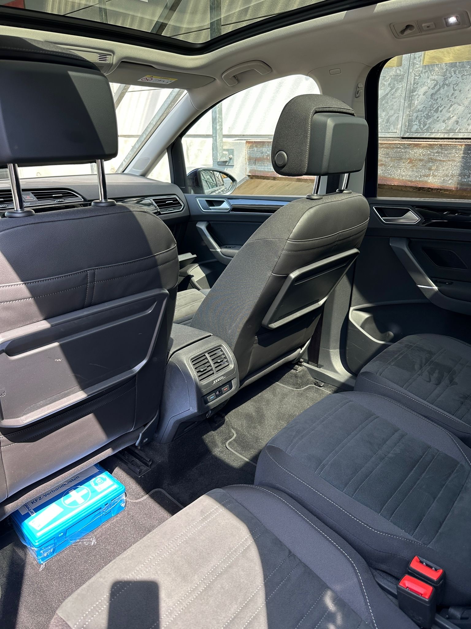 VW 1.5 TSI Highline DSG, 7-Plätzer mit Panoramadach, ab MFK!-image-5