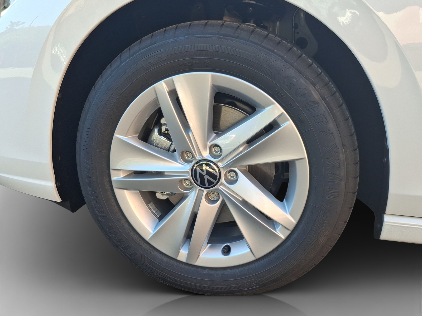 VW Golf 1.5 e TSI mHEV Value DSG-image-13
