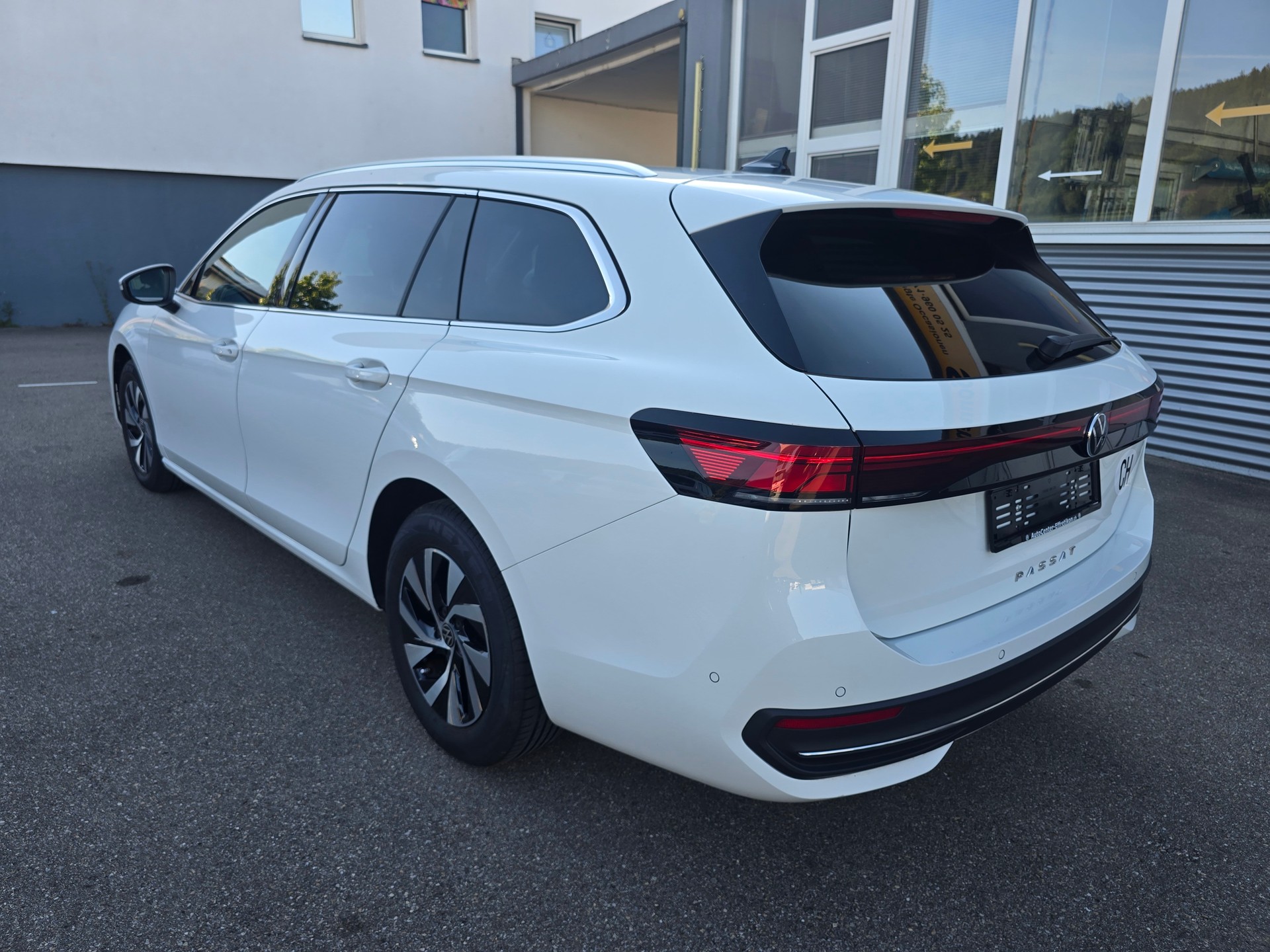 VW Passat Variant 2.0 TDI evo Business DSG-image-4