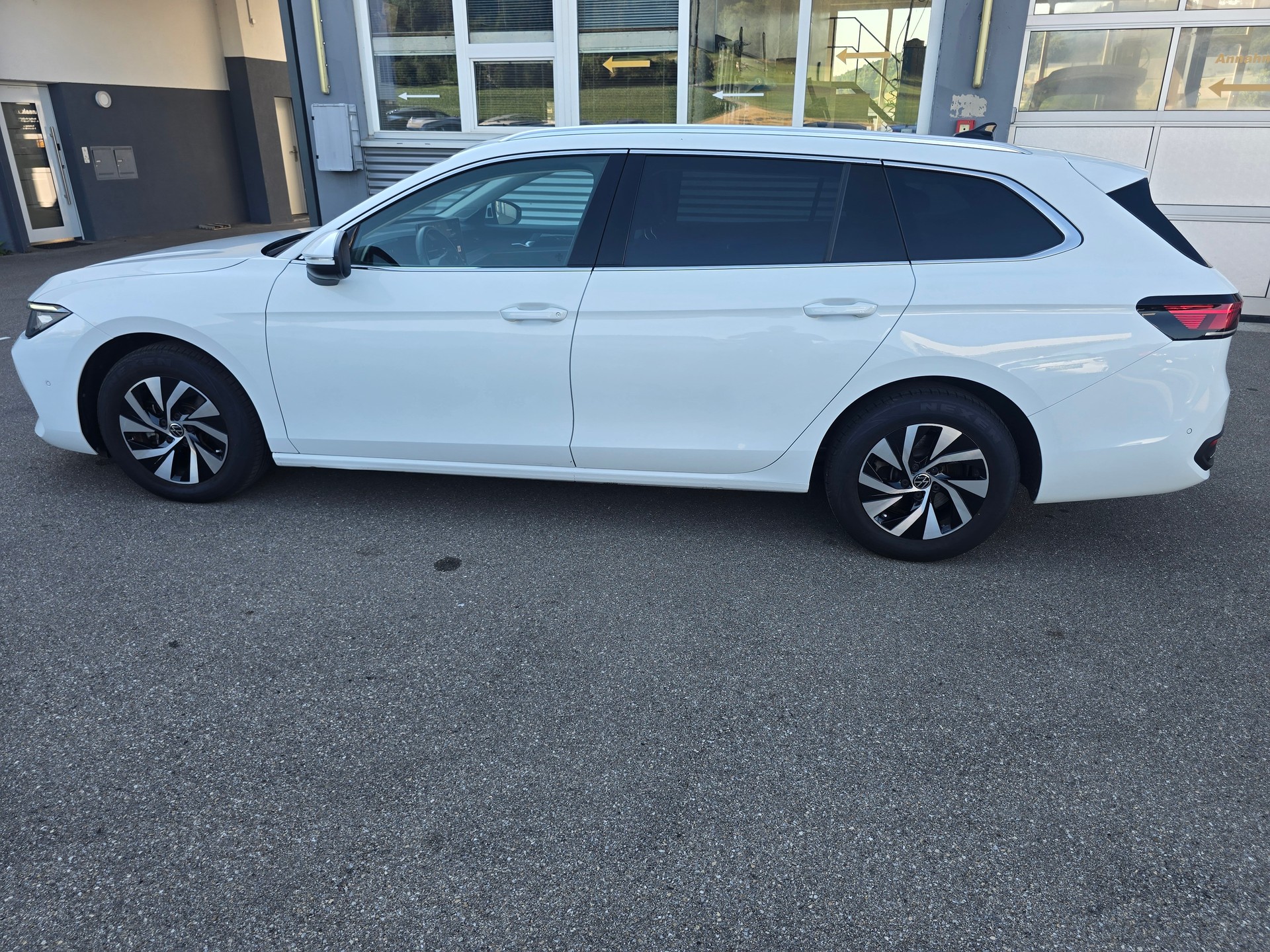 VW Passat Variant 2.0 TDI evo Business DSG-image-5