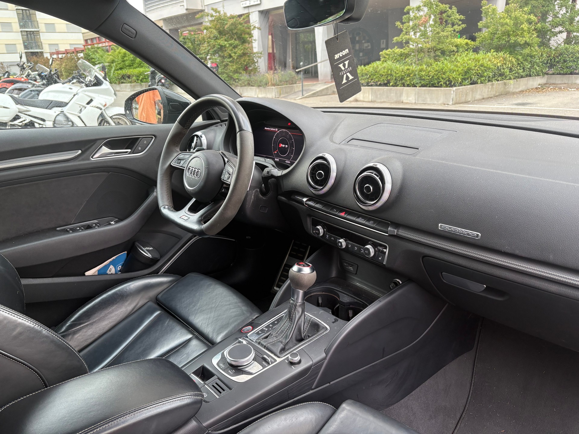 AUDI RS3-image-4