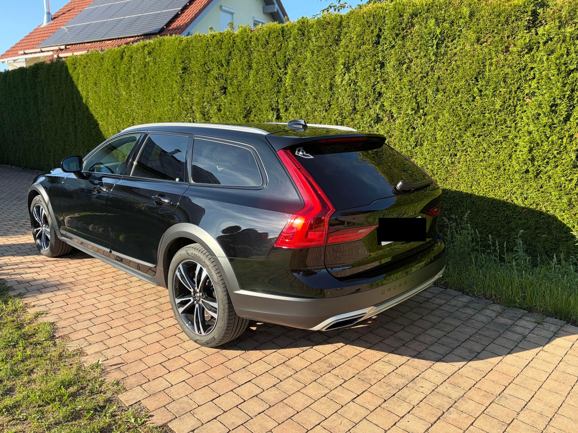 VOLVO V90 Cross Country-image-3