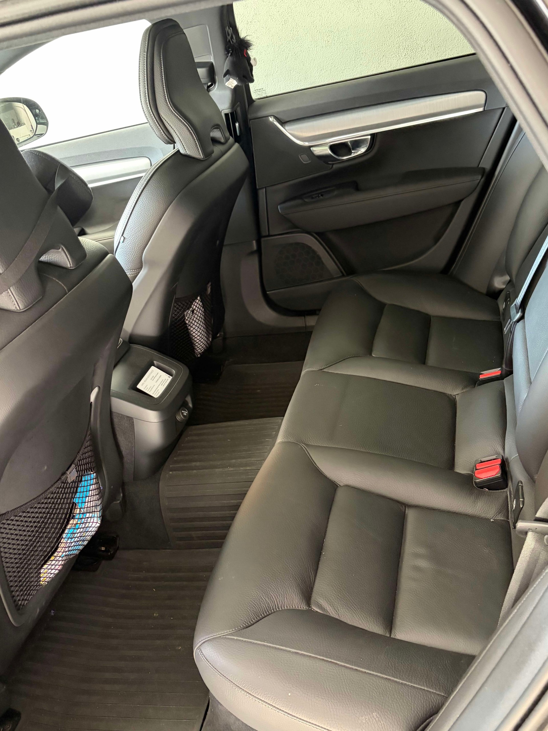 VOLVO V90 Cross Country-image-10