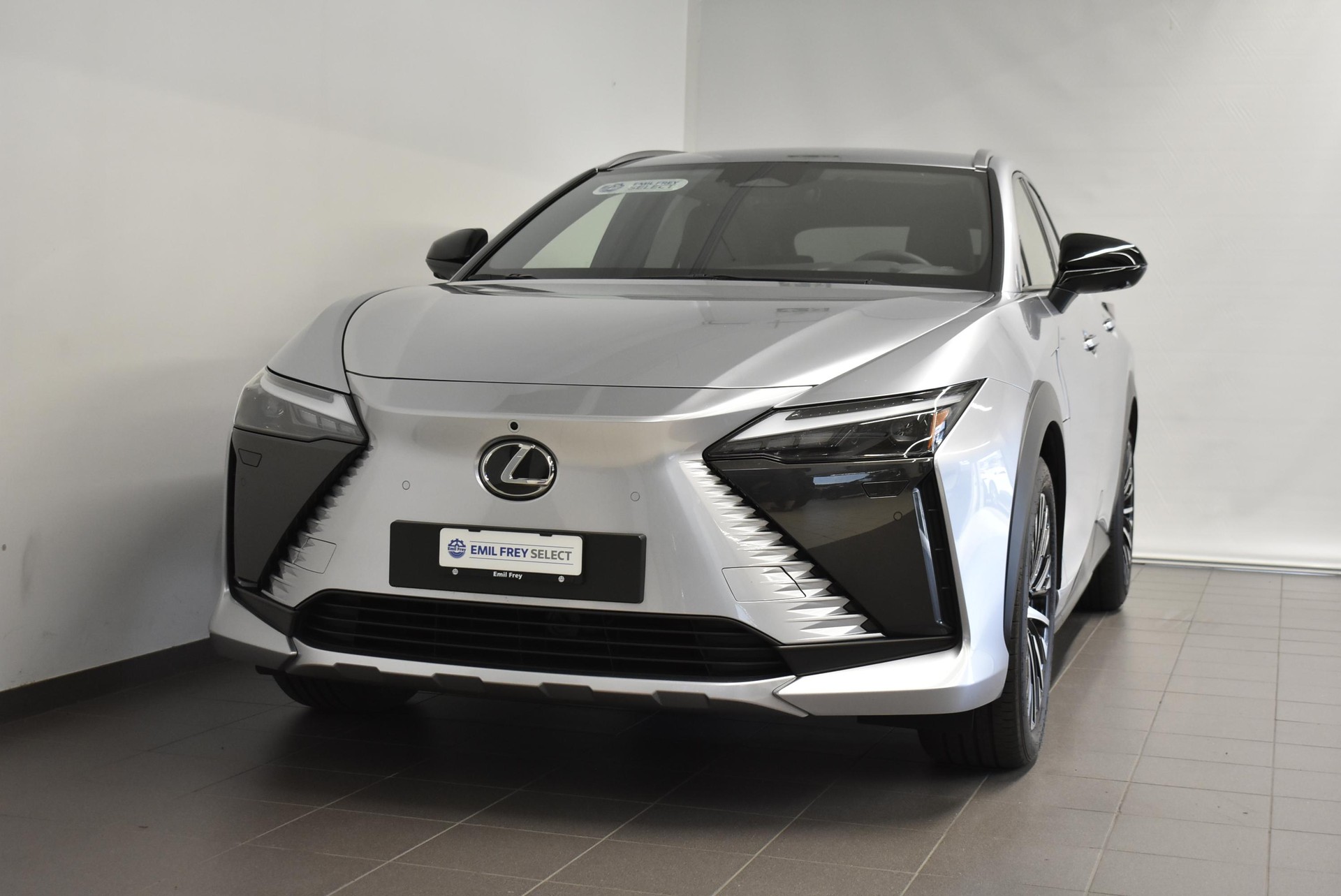 LEXUS RZ 450e Comfort - Ruote invernali incluse-image-0