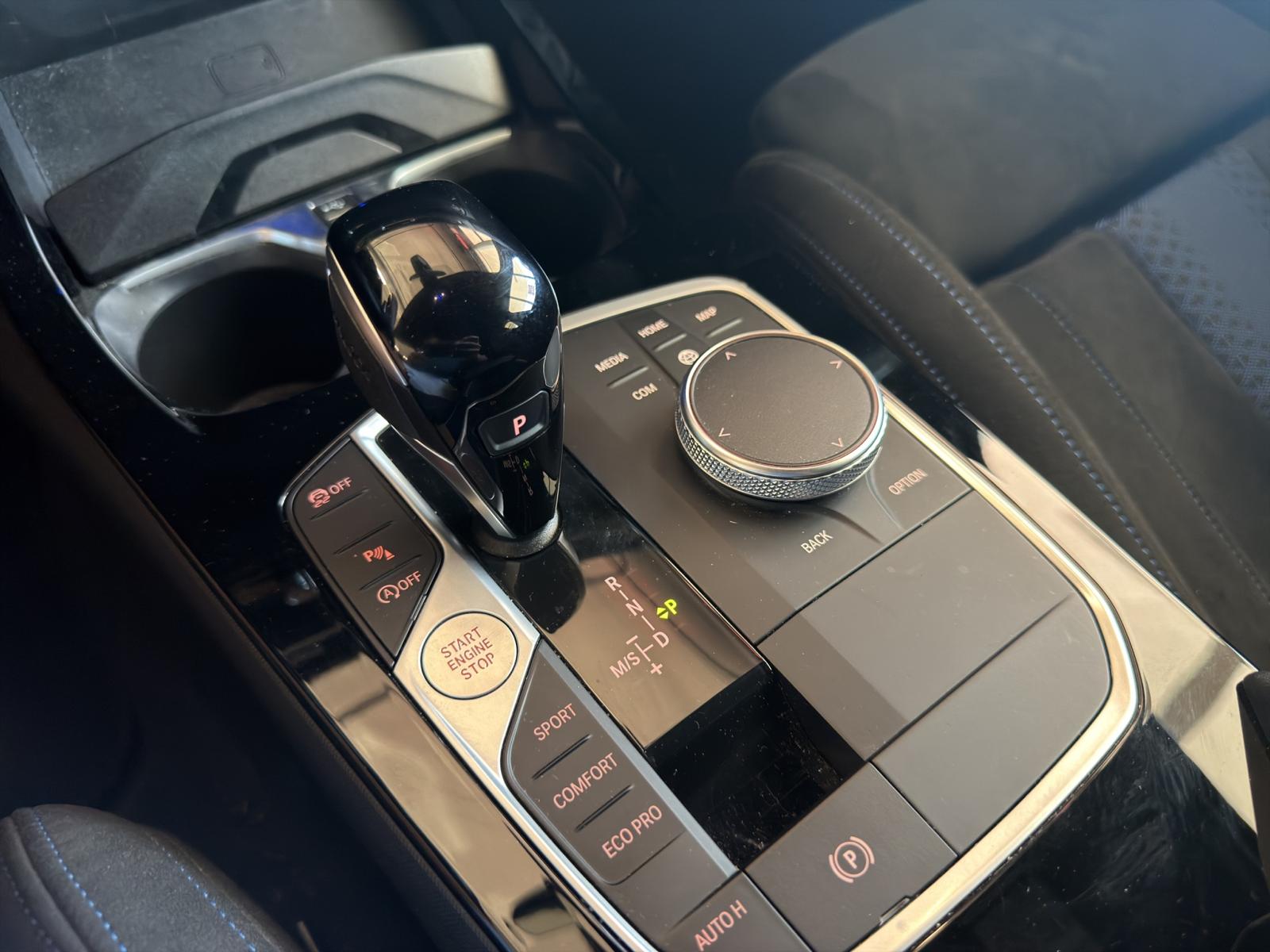 BMW 120d xDrive Steptronic M Sport-image-12