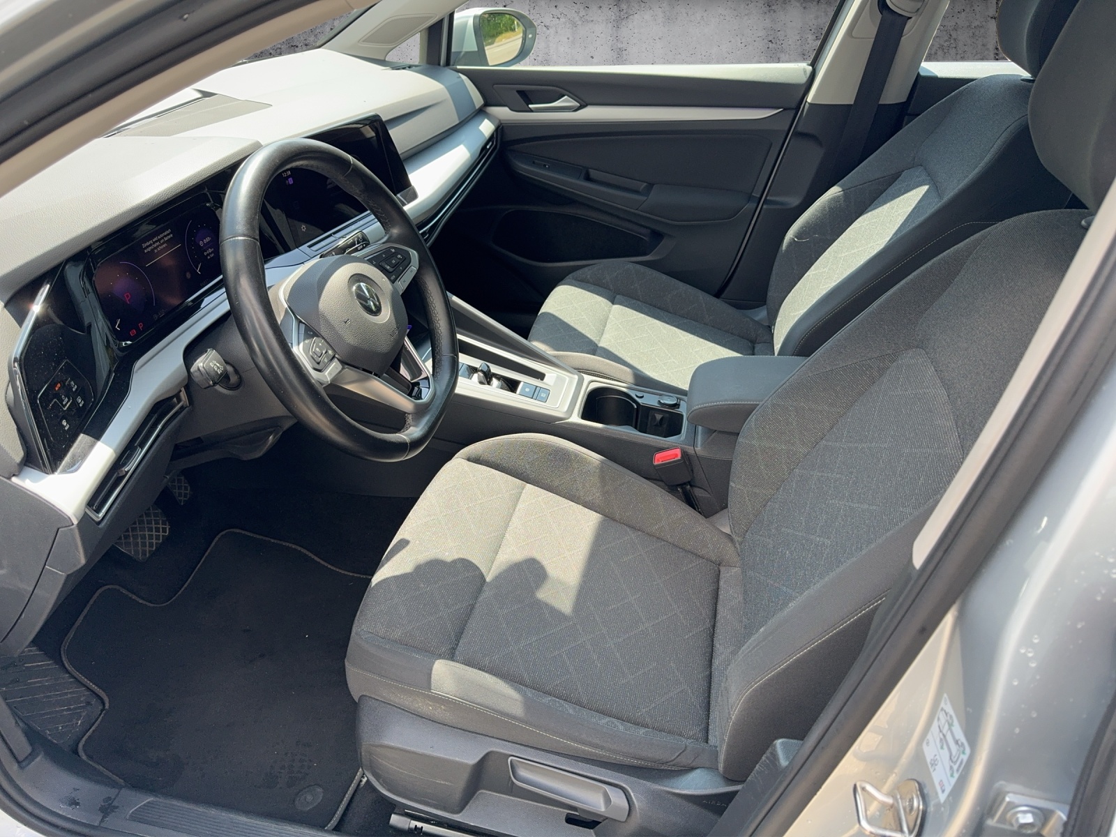 VW 1.0 eTSI Life DSG-image-1