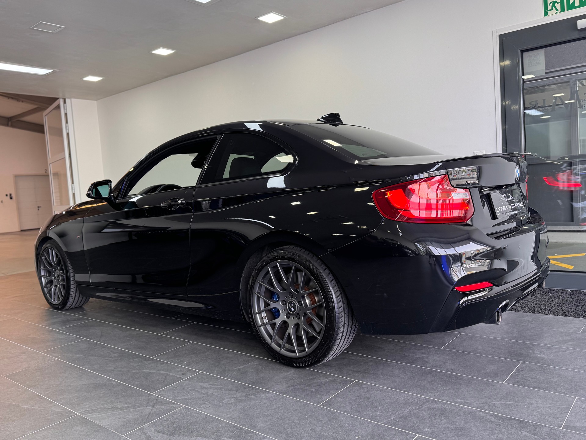 BMW M235i xDrive Steptronic *H/K Soundsystem / Keyless / Rückfahrkamera / Adaptives Fahrwerk / CH-Fahrzeug*-image-5