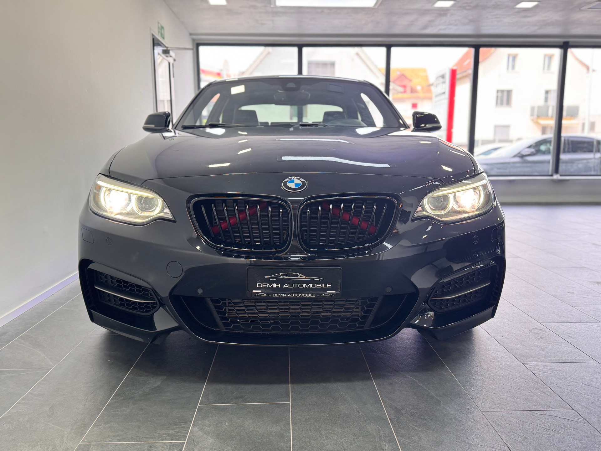 BMW M235i xDrive Steptronic *H/K Soundsystem / Keyless / Rückfahrkamera / Adaptives Fahrwerk / CH-Fahrzeug*-image-1