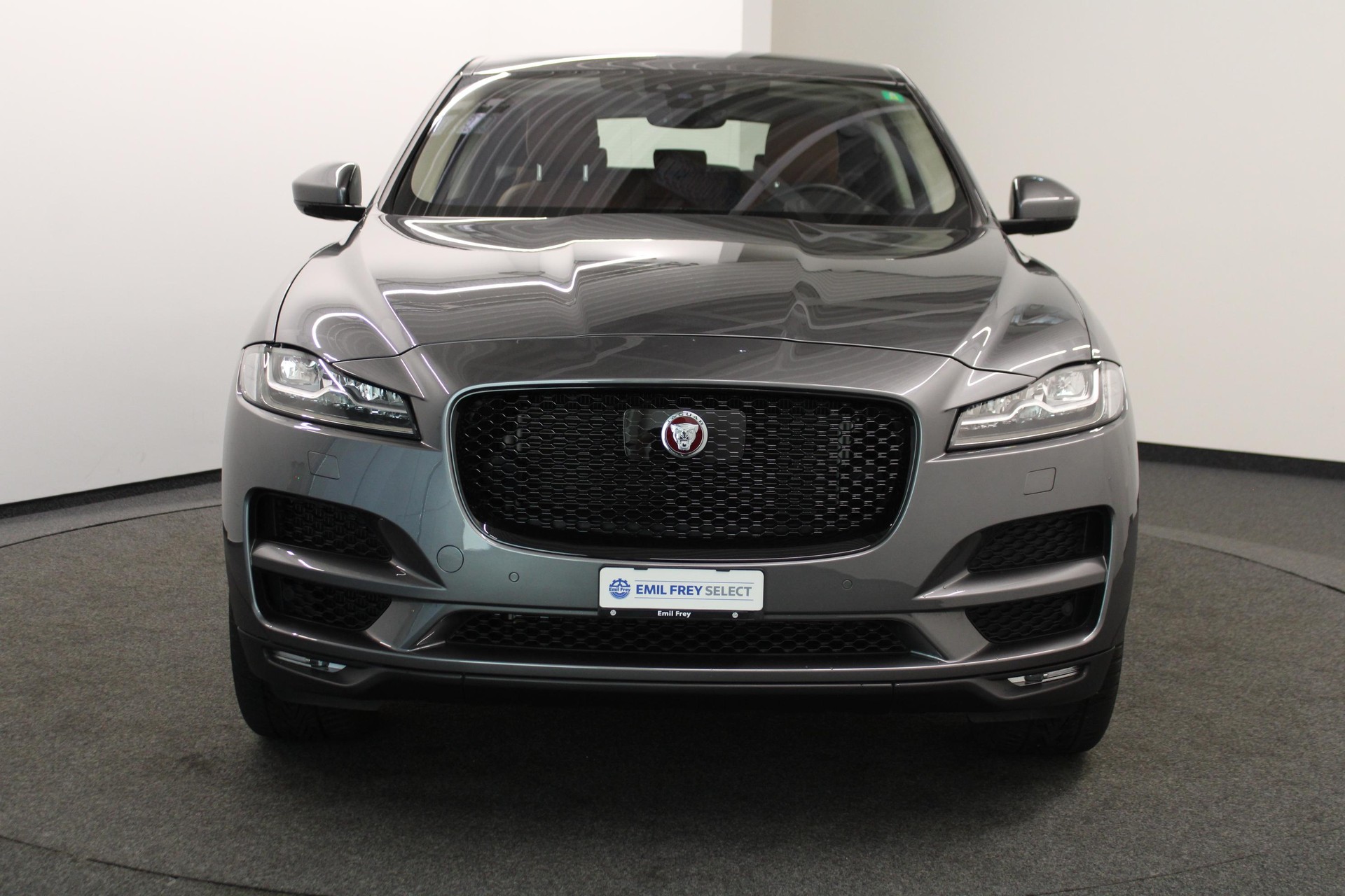 JAGUAR F-Pace 2.0 T 250 PORTFOLIO AWD-image-1