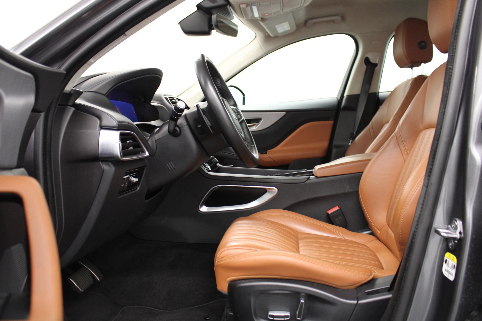 JAGUAR F-Pace 2.0 T 250 PORTFOLIO AWD-image-4