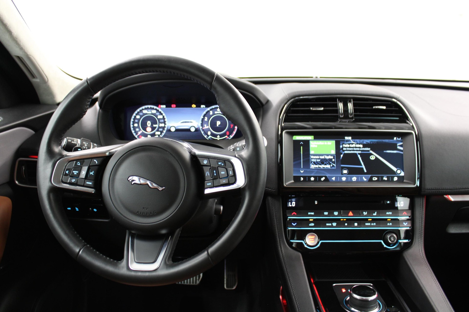 JAGUAR F-Pace 2.0 T 250 PORTFOLIO AWD-image-7
