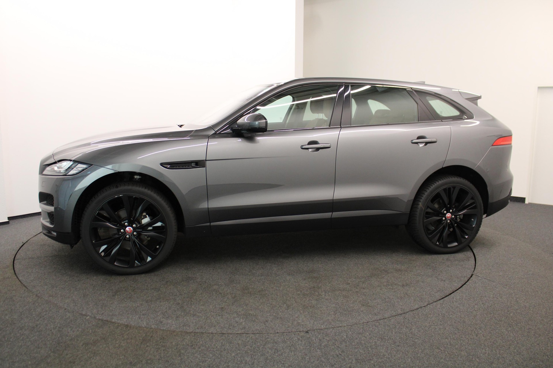 JAGUAR F-Pace 2.0 T 250 PORTFOLIO AWD-image-2