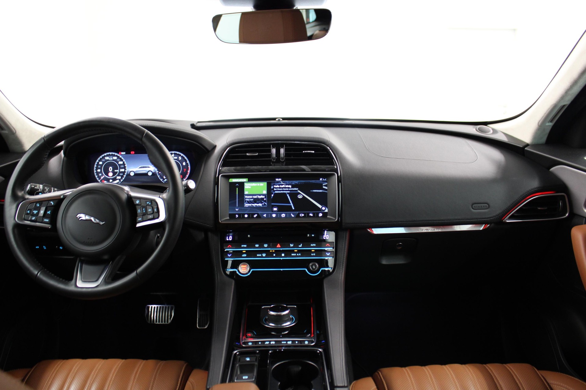 JAGUAR F-Pace 2.0 T 250 PORTFOLIO AWD-image-6