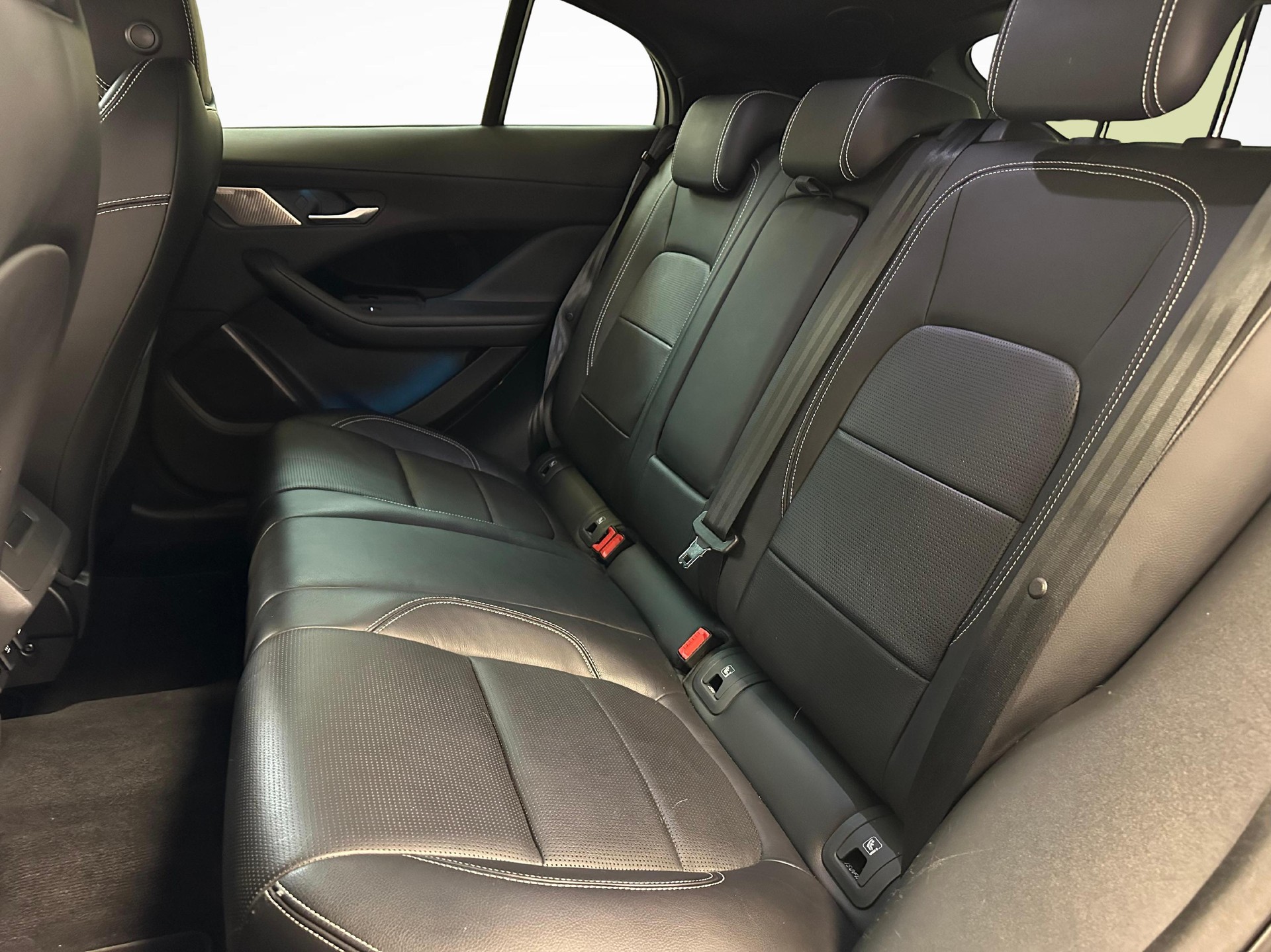 JAGUAR I-Pace EV400 SE AWD-image-8