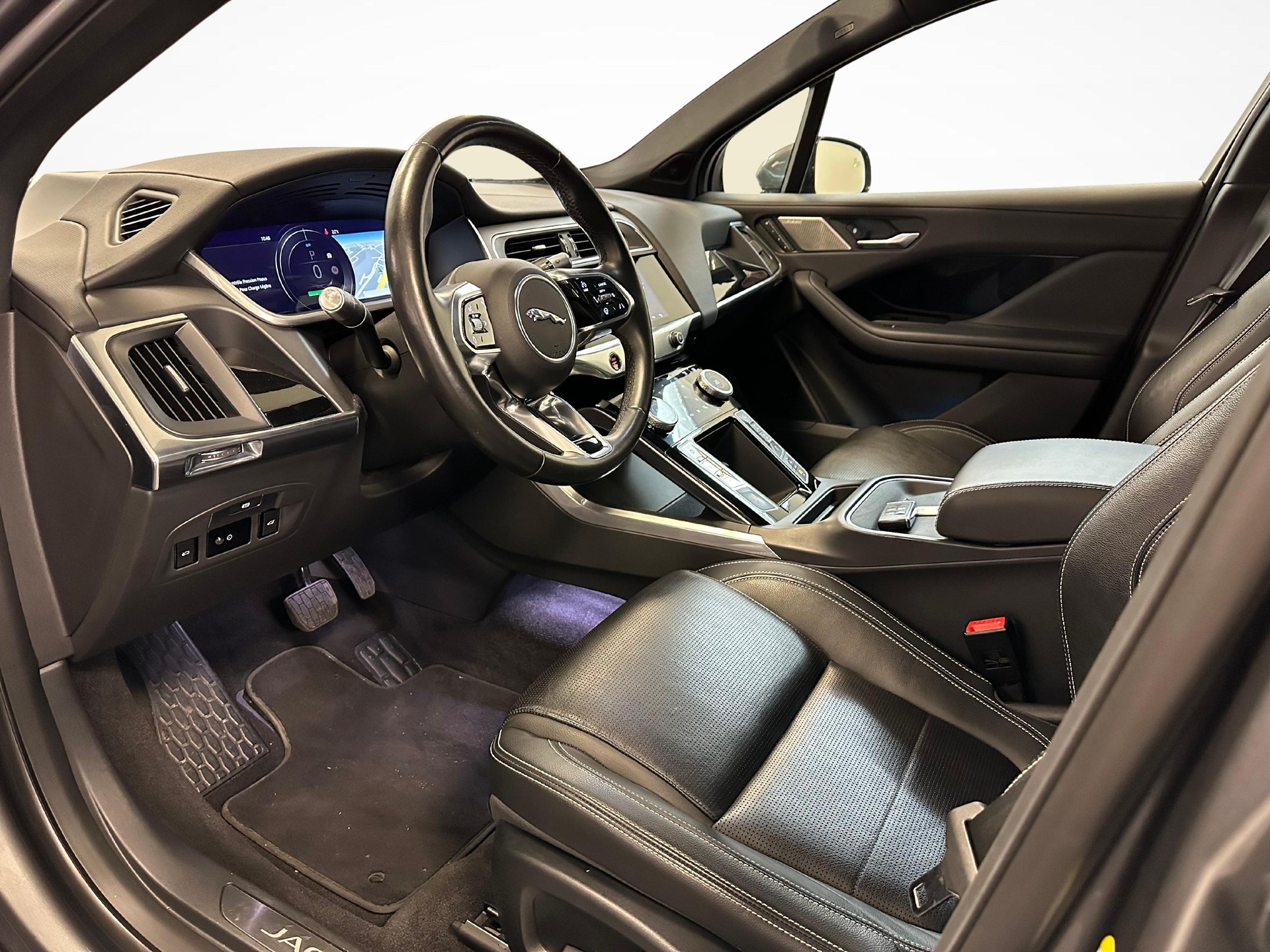 JAGUAR I-Pace EV400 SE AWD-showroom-element-3