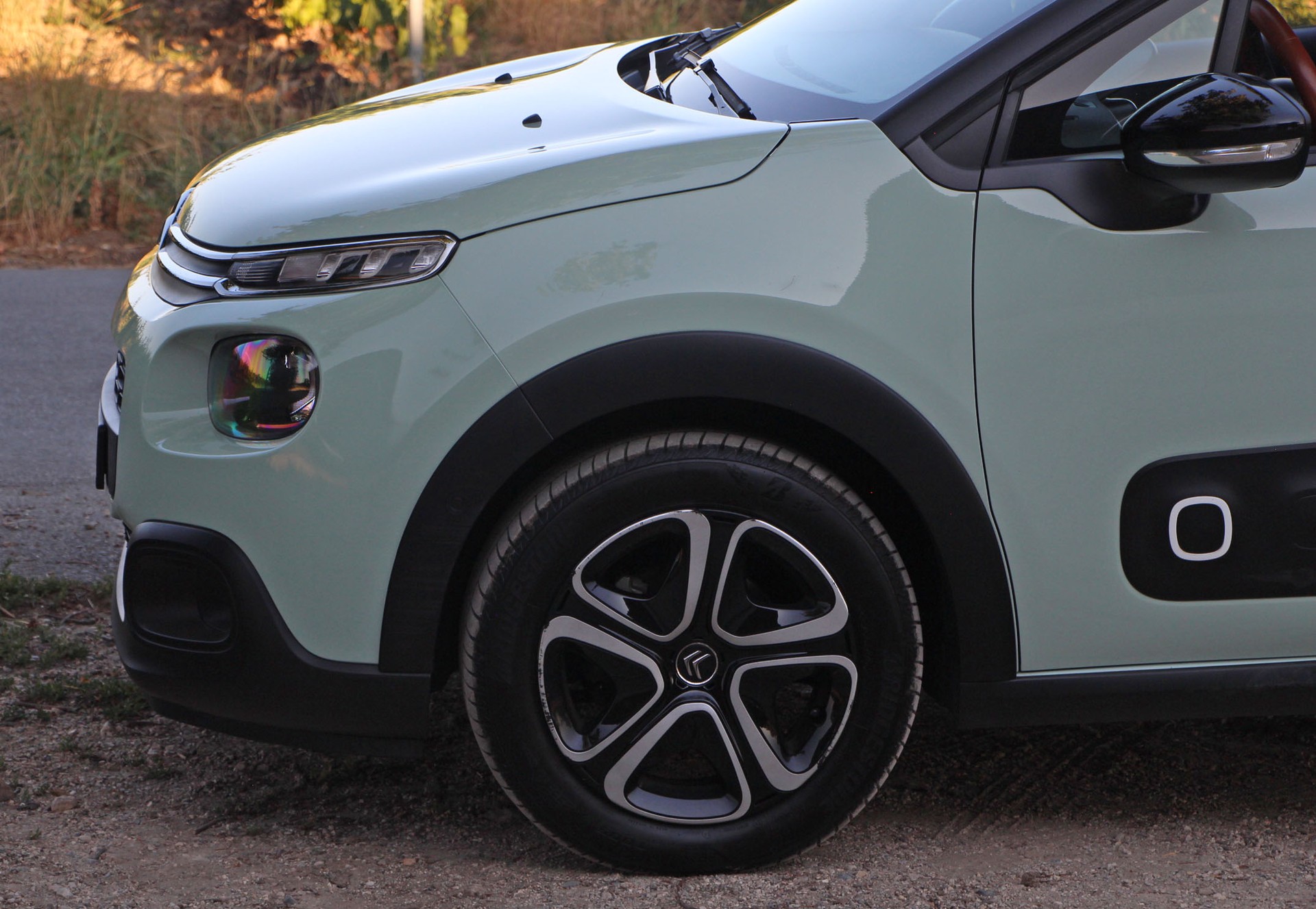 CITROEN C3 1.2i PureTech Shine EAT-image-16