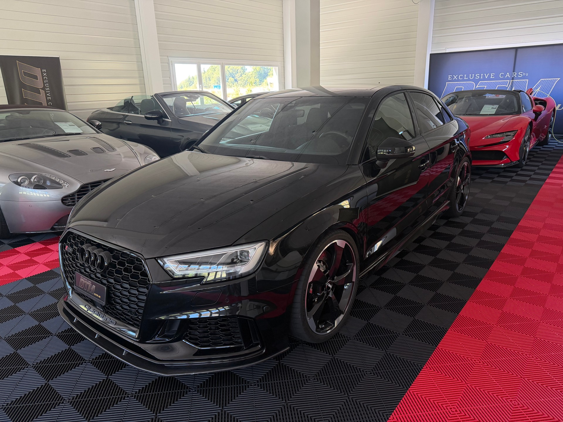 AUDI RS3 Limousine 2.5 TSI quattro-image-0