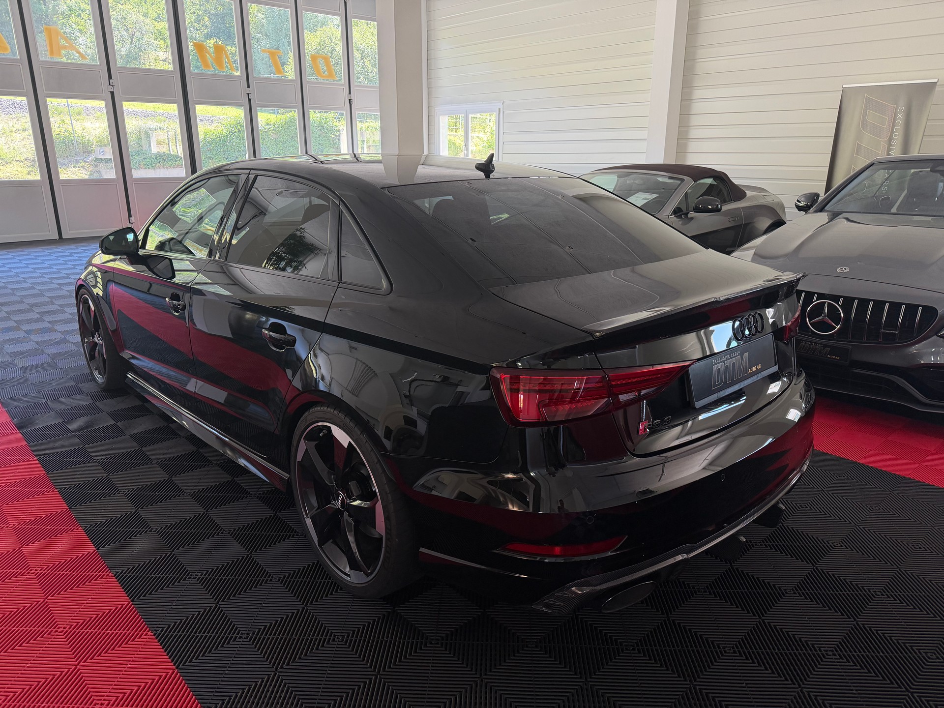 AUDI RS3 Limousine 2.5 TSI quattro-image-2