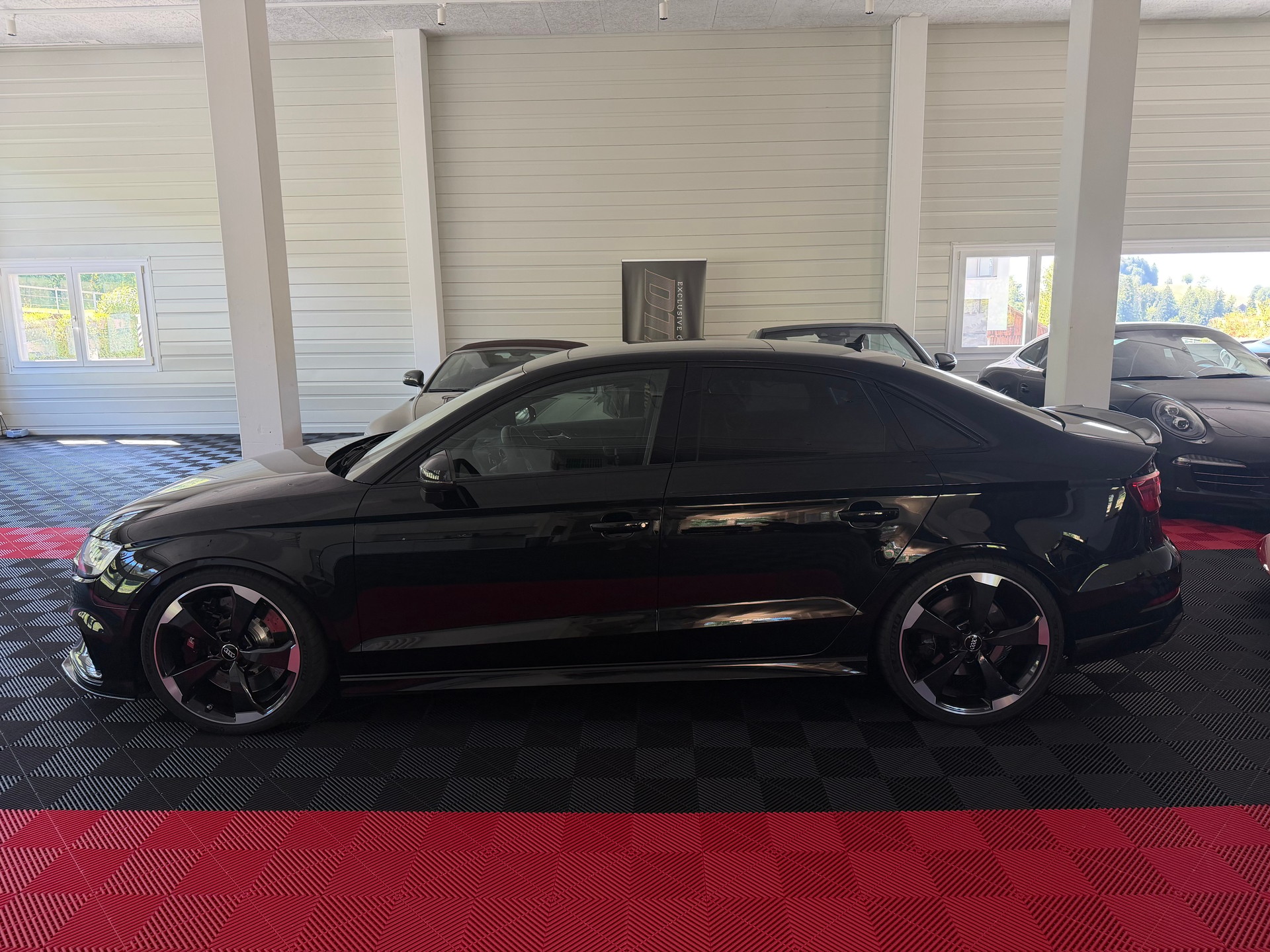 AUDI RS3 Limousine 2.5 TSI quattro-image-1
