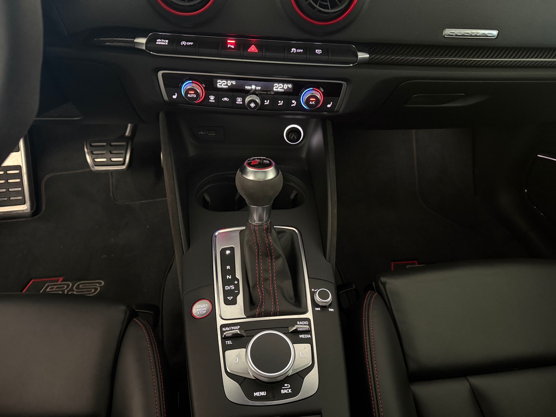 AUDI RS3 Limousine 2.5 TSI quattro-image-11