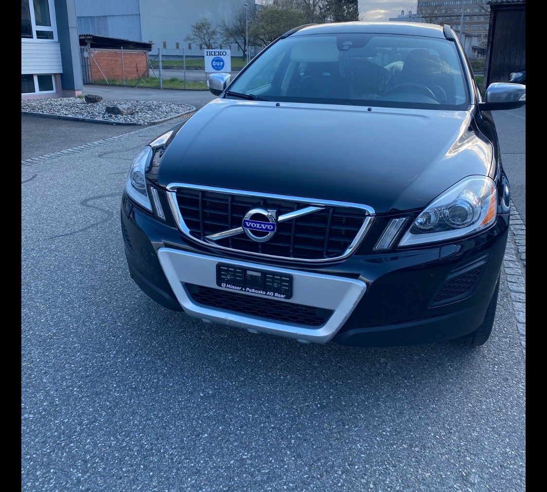 VOLVO XC60 D4 AWD Husky Edition Geartronic-image-14