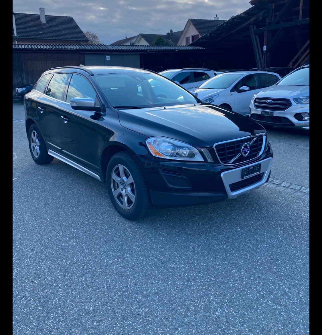 VOLVO XC60 D4 AWD Husky Edition Geartronic-image-6