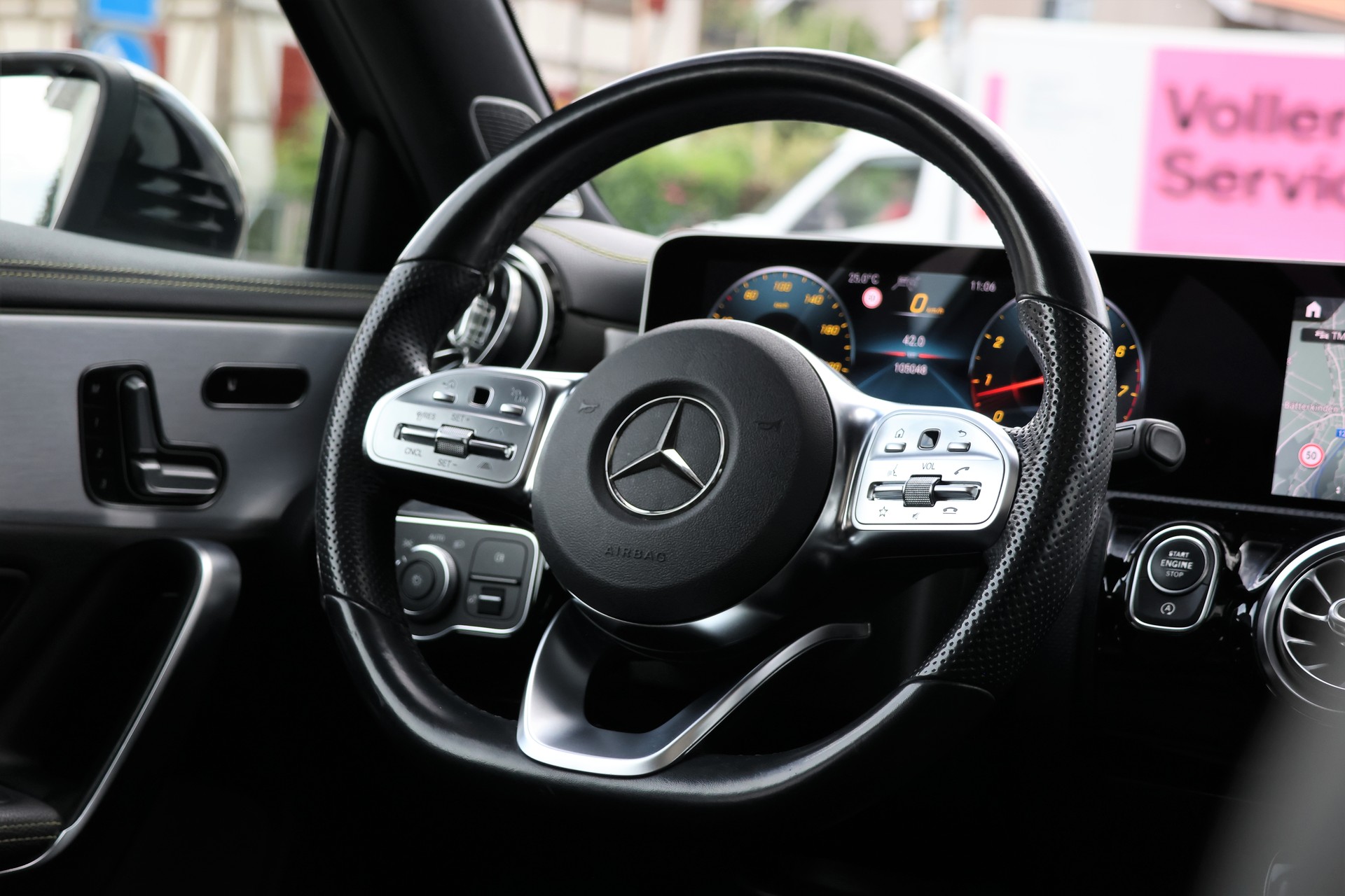 MERCEDES-BENZ A 250 4Matic AMG Line 4Matic 7G-DCT (CH) *Edition1 Designo Magno*-image-14