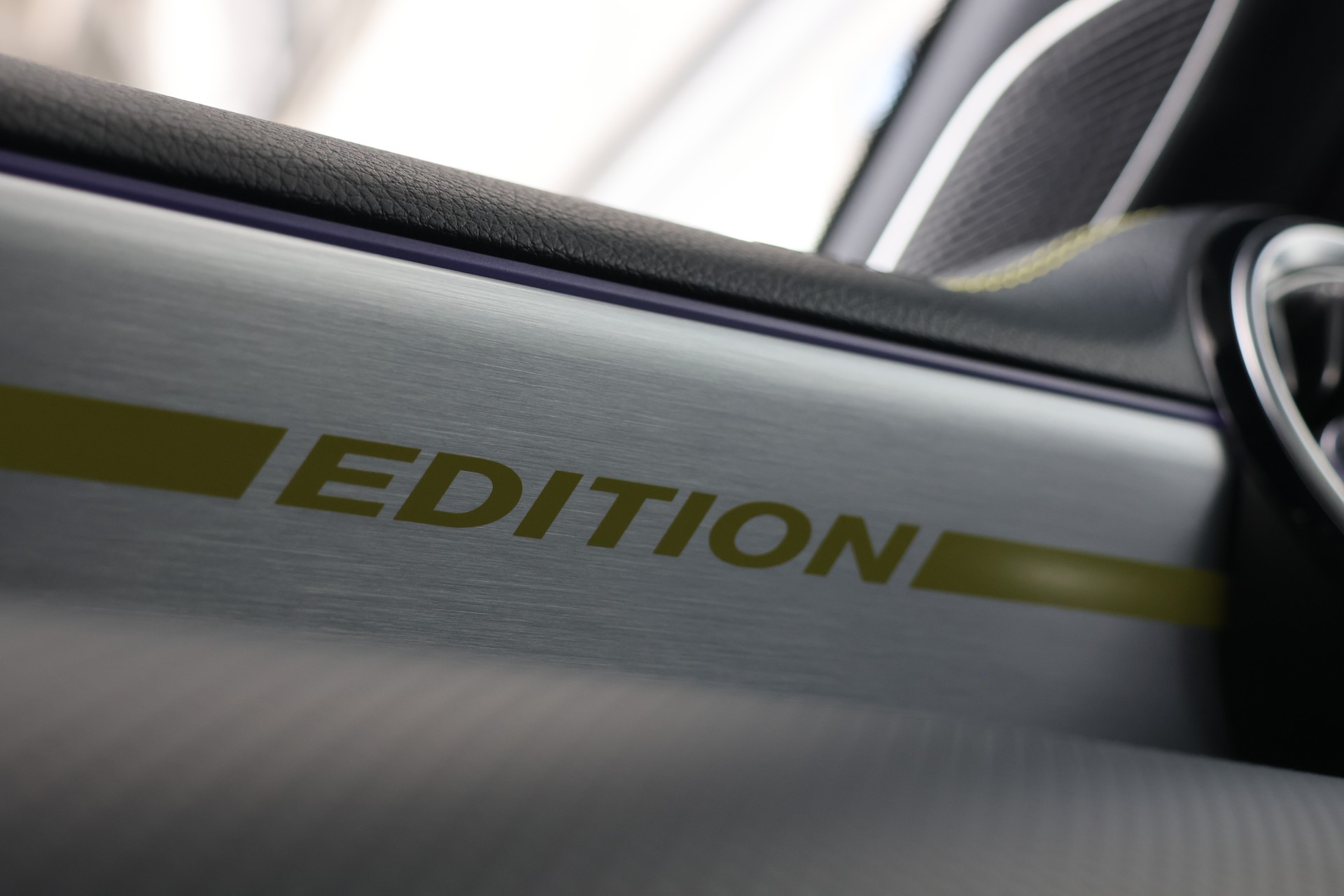 MERCEDES-BENZ A 250 4Matic AMG Line 4Matic 7G-DCT (CH) *Edition1 Designo Magno*-image-26
