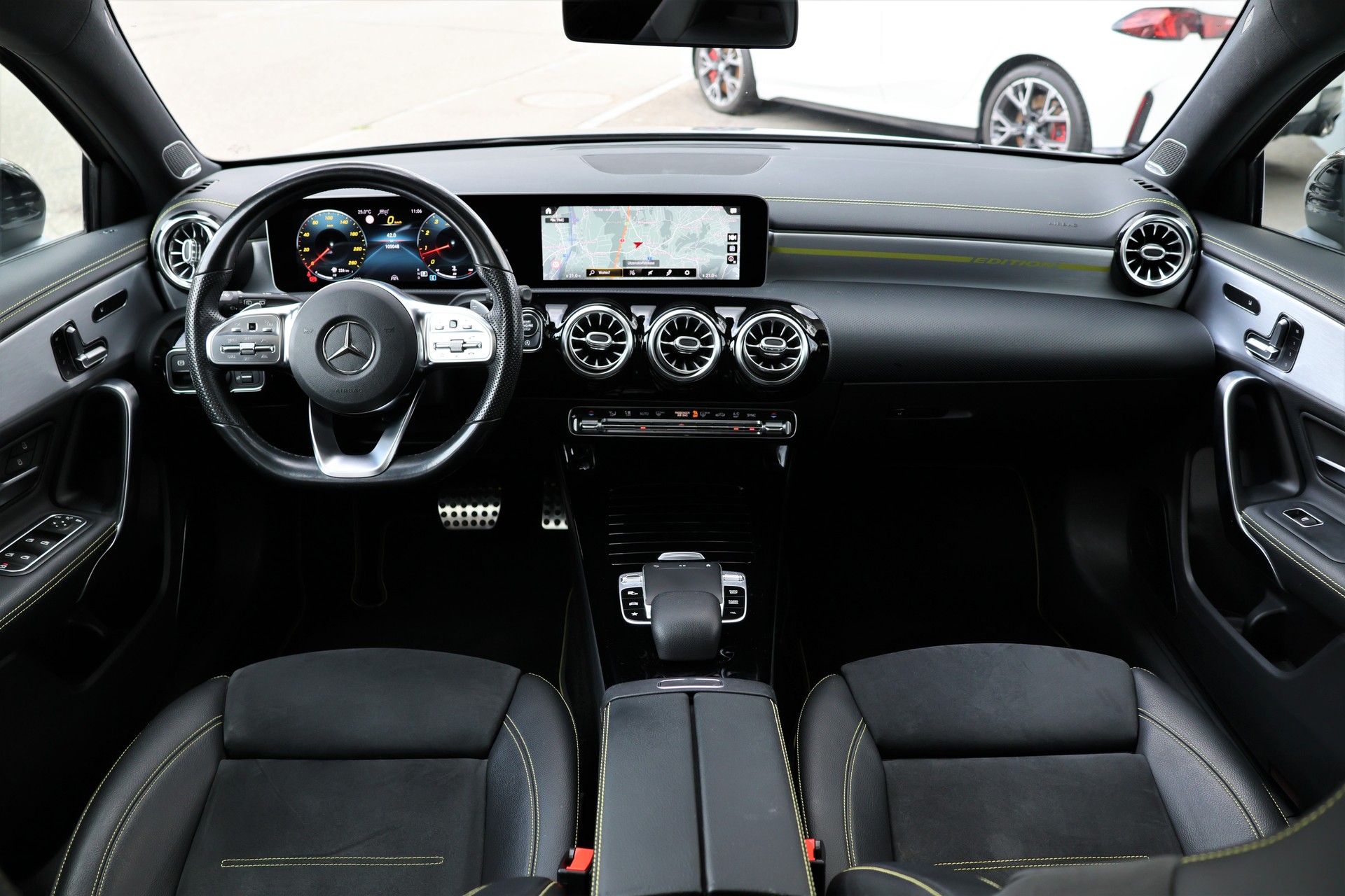 MERCEDES-BENZ A 250 4Matic AMG Line 4Matic 7G-DCT (CH) *Edition1 Designo Magno*-image-15