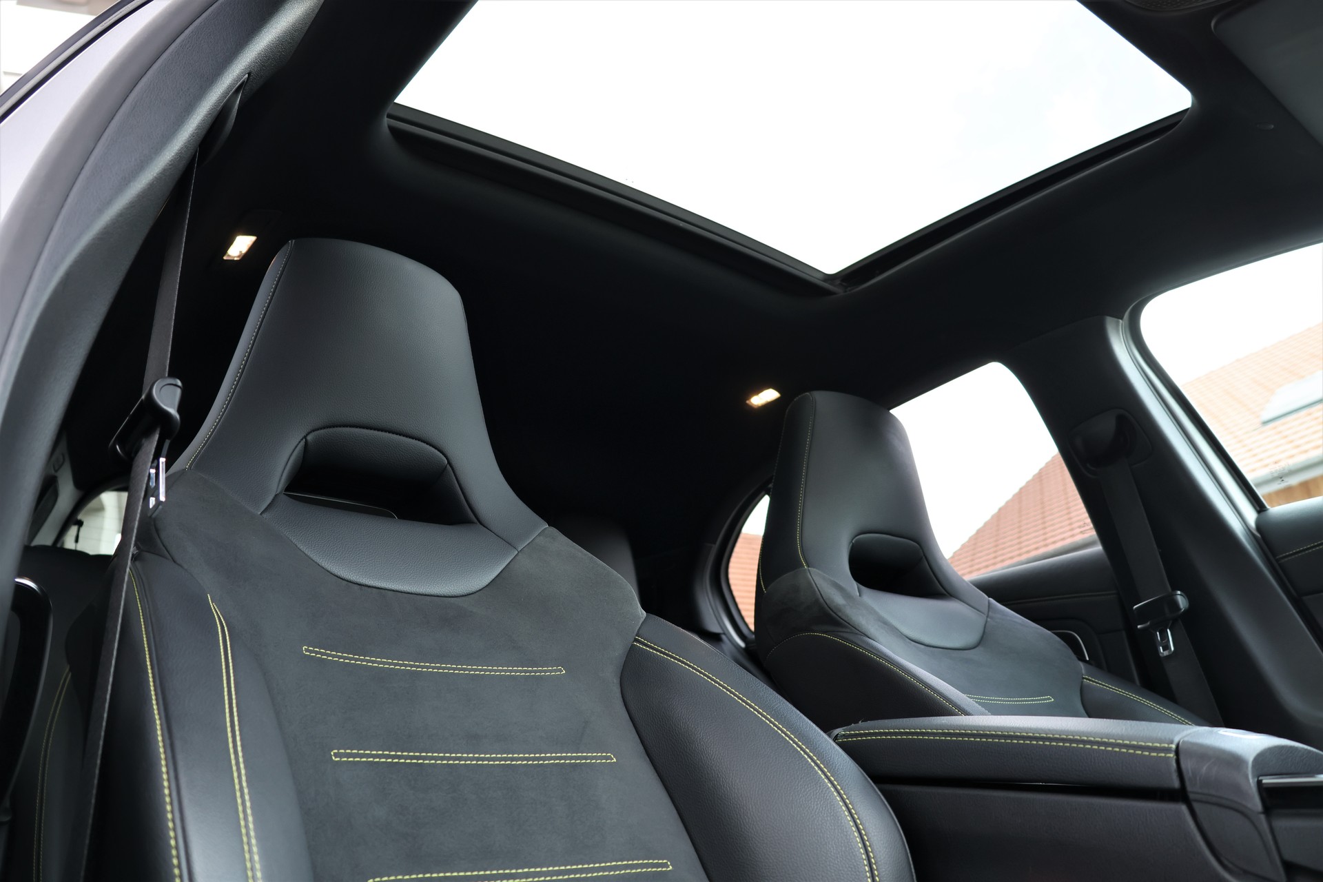 MERCEDES-BENZ A 250 4Matic AMG Line 4Matic 7G-DCT (CH) *Edition1 Designo Magno*-image-20