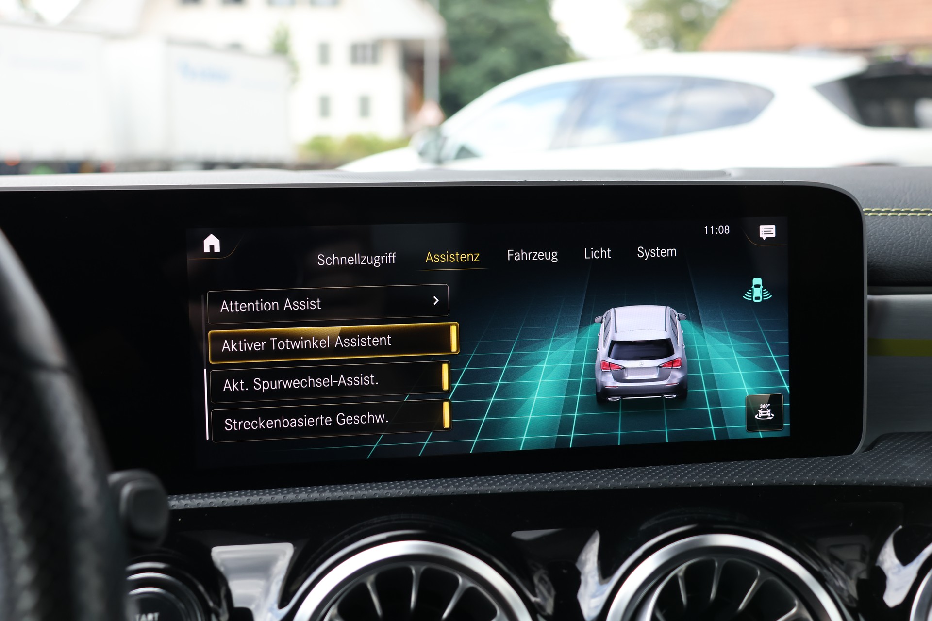 MERCEDES-BENZ A 250 4Matic AMG Line 4Matic 7G-DCT (CH) *Edition1 Designo Magno*-image-23