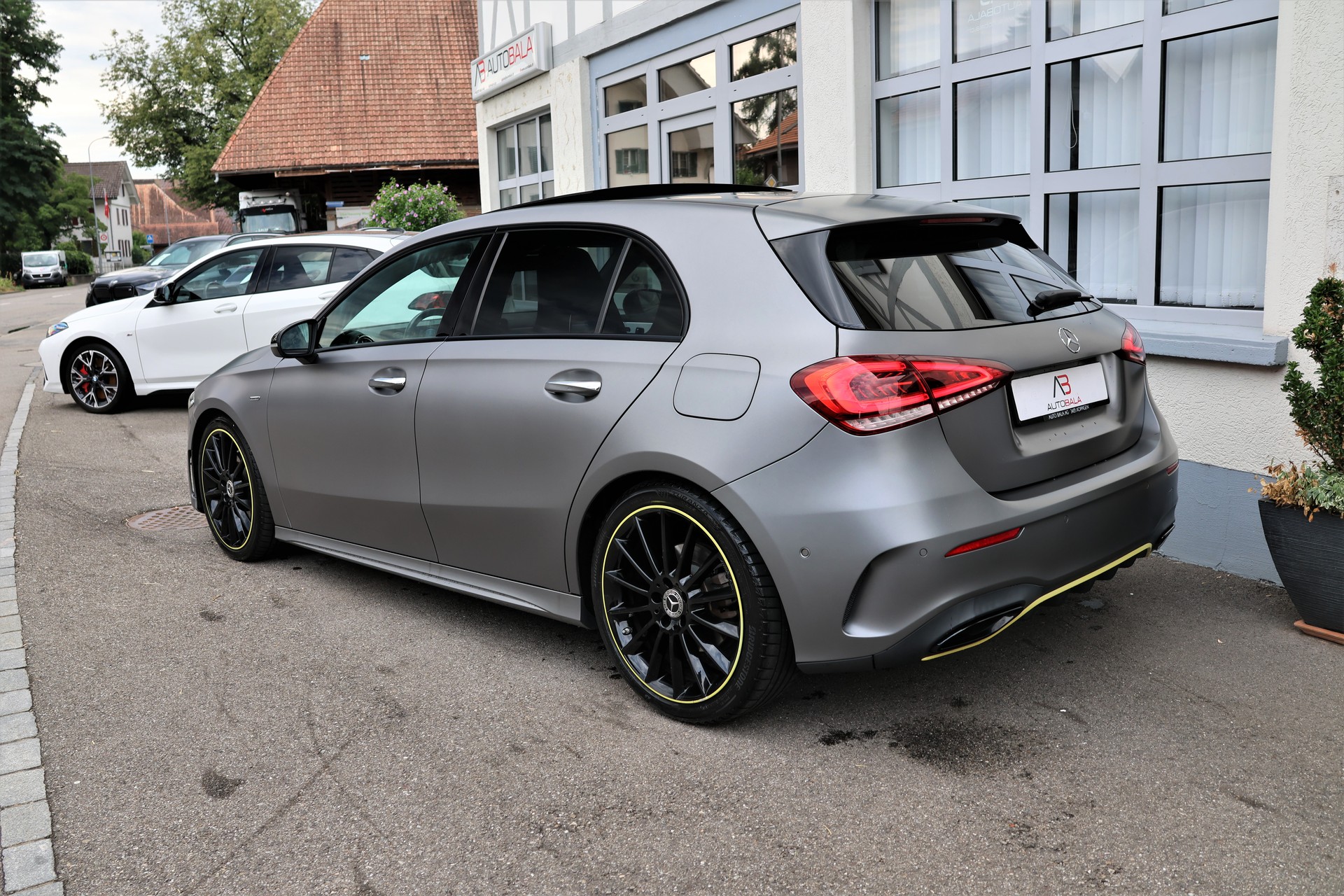 MERCEDES-BENZ A 250 4Matic AMG Line 4Matic 7G-DCT (CH) *Edition1 Designo Magno*-image-6