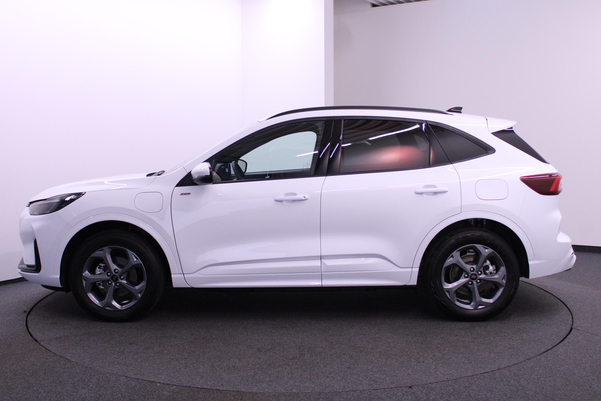 FORD Kuga 2.5 Plug-in Hybrid ST-Line-image-2