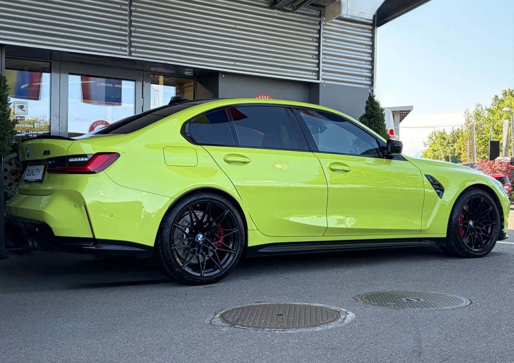 BMW M3 Competition-showroom-element-2