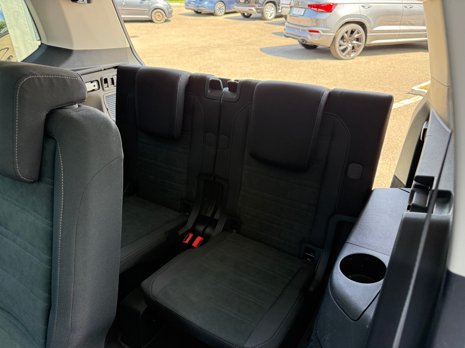 VW Touran 1.5 TSI Highline DSG R-LINE BLACK UND STYL / 48 MONATE WERK GARANTIE-image-13